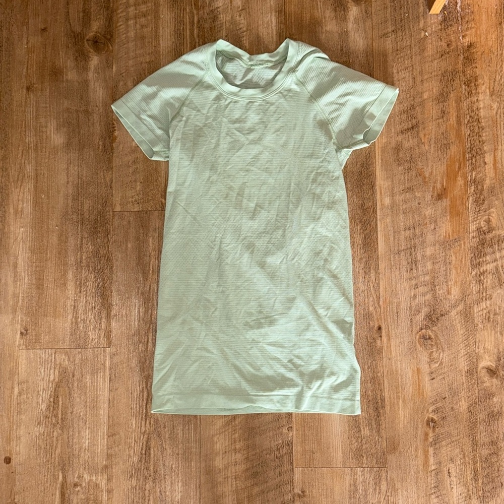 Lululemon short sleeve swiftly tech
